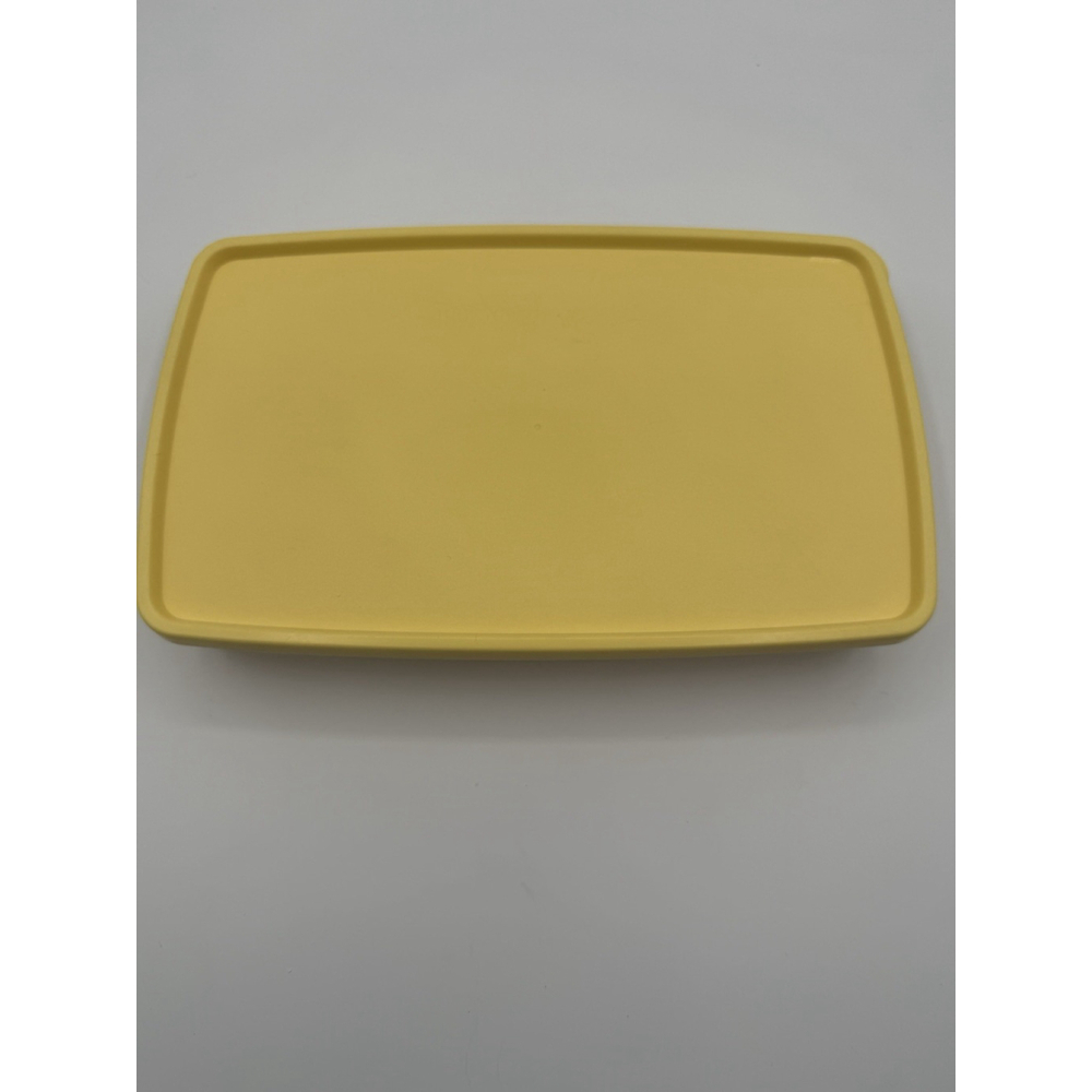 Vintage Tupperware 600 mL Rectangular Container Yellow Lid Snowflake Design - Picture 2 of 8